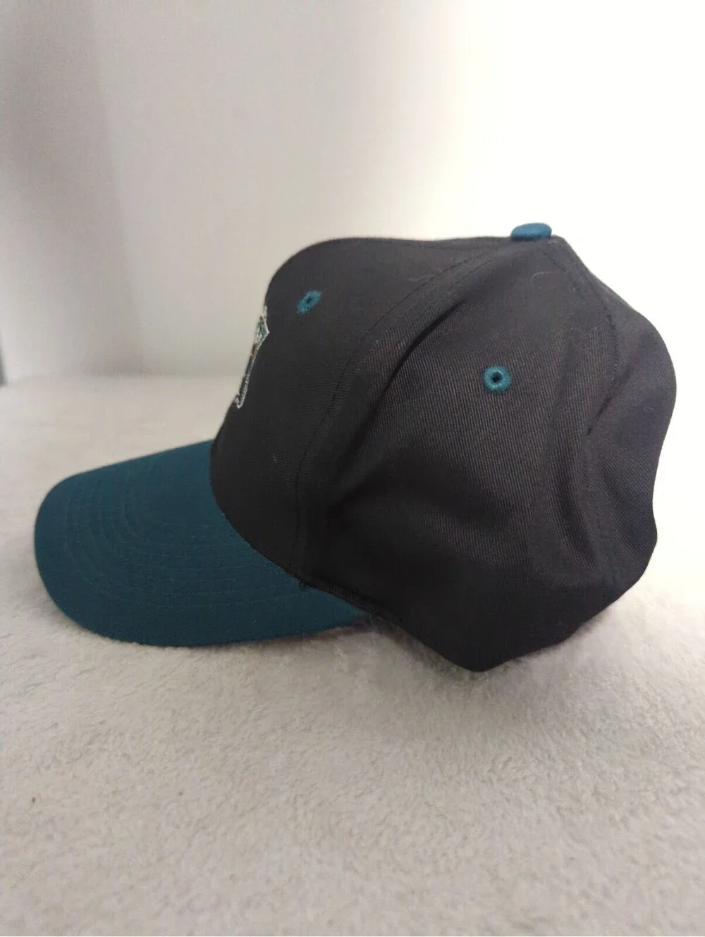 Vintage San Jose Sharks Logo 7 Snapback Cap Hat